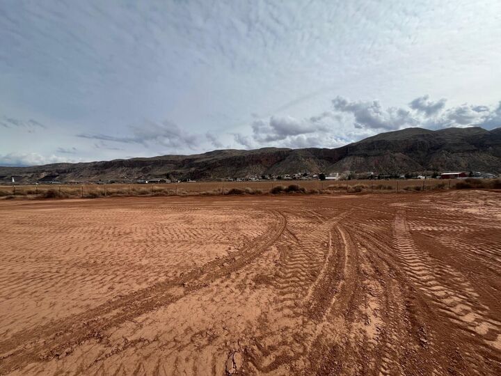 Property Photo: 1915 S 920 W UT 84737