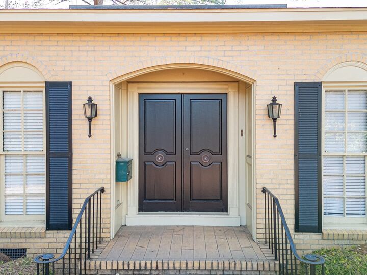 Property Photo:  1231 Hilltop Drive  GA 31707 