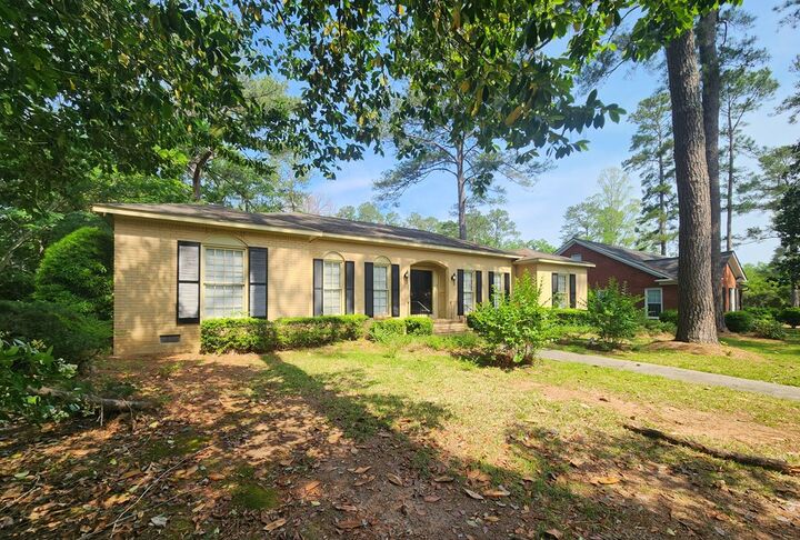 Property Photo:  1231 Hilltop Drive  GA 31707 