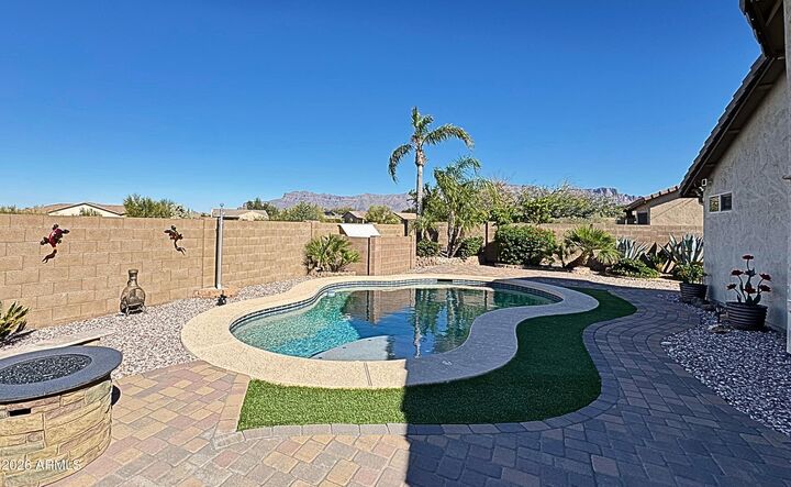 Property Photo: 10442 E Dutchmans Trail AZ 85118