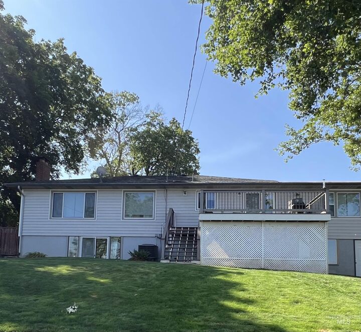 Property Photo: 1605 Vineyard Dr. ID 83501