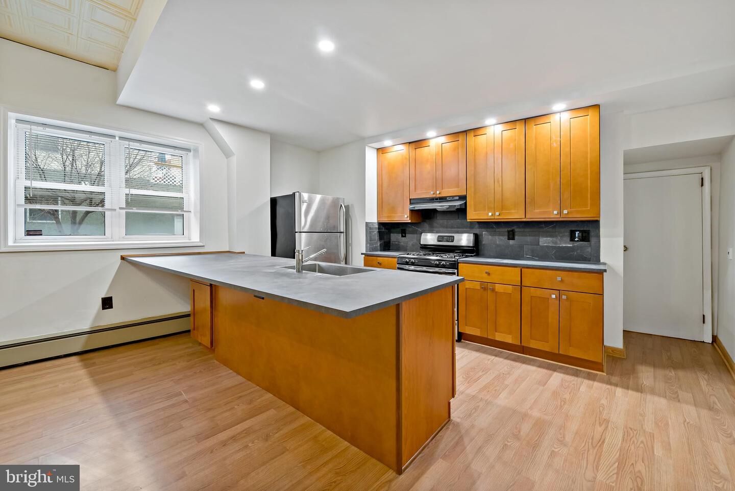 Property Photo: 1332 S 7th Street 1 PA 19147