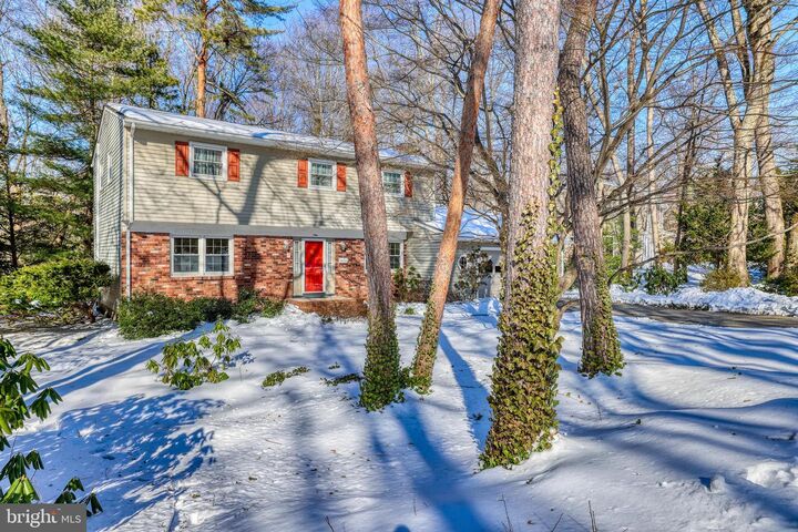 Property Photo:  9 Pin Oak Drive  NJ 08648 