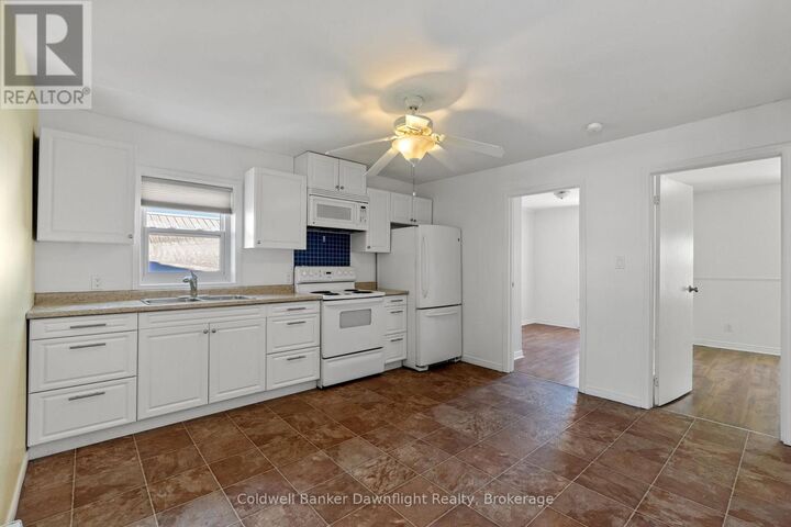 Property Photo:  3-437 Main Street 3  ON N0M 1S2 