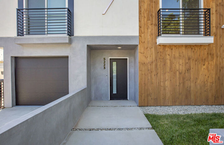 Property Photo:  5221 Cleon Ave  CA 91601 