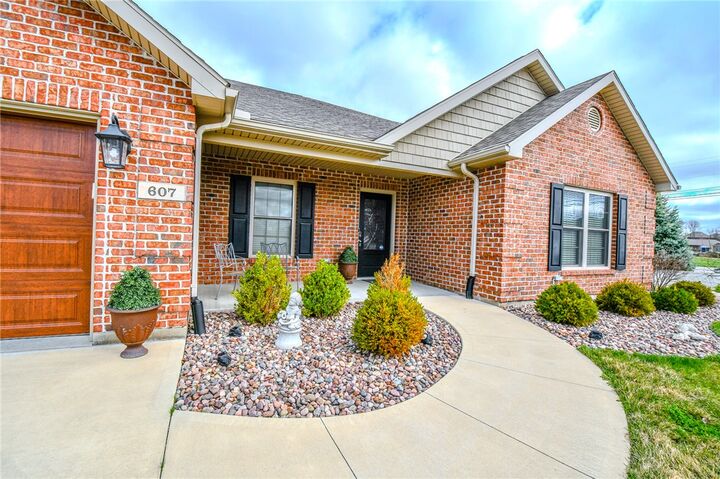 Property Photo:  607 W Bentley Circle  OH 45373 