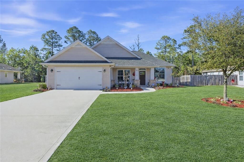 Property Photo: 180 Sweetwater Boulevard GA 31525