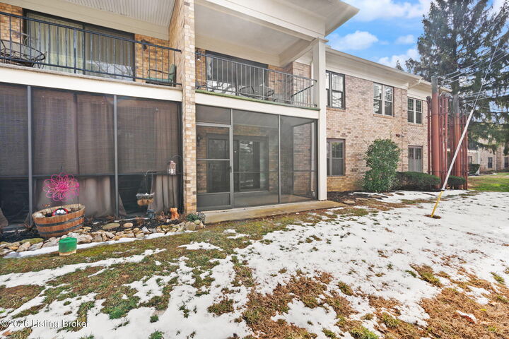 Property Photo: 1800 Manor House Dr 109 KY 40220