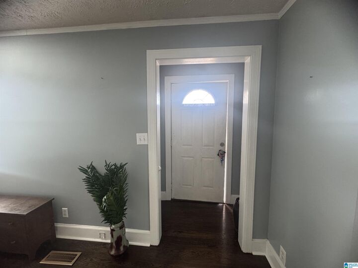 Property Photo: 1319 E 9th Street AL 36207