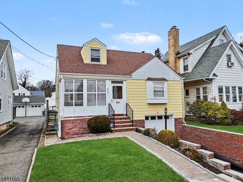 Property Photo:  950 Carteret Ave  NJ 07083 