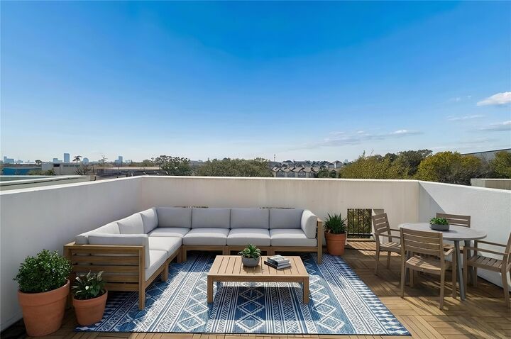 Property Photo:  6614 Toledo Street  TX 77008 