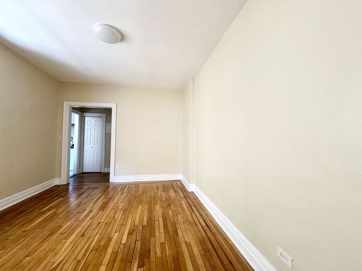 Property Photo:  270 Harrison Ave 105  NJ 07304 
