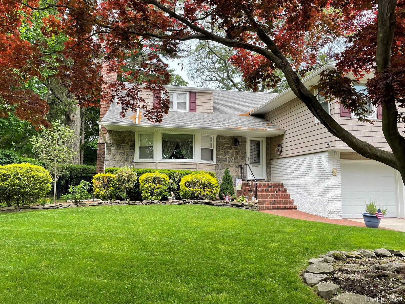 Property Photo:  688 Hempstead Avenue  NY 11570 