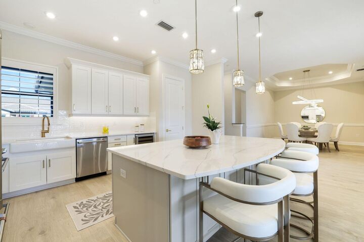 Property Photo: 15336 Lucerna Street 203 FL 34114