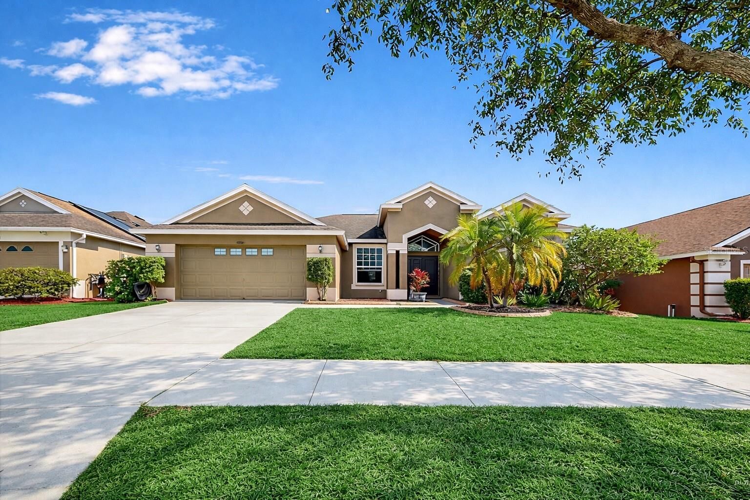 Property Photo:  13906 Collier Rock Place  FL 33579 