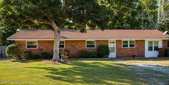 Property Photo: 3 Bainbridge Place MS 39560