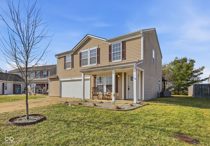 Property Photo:  1310 Shadetree Lane  IN 46069 