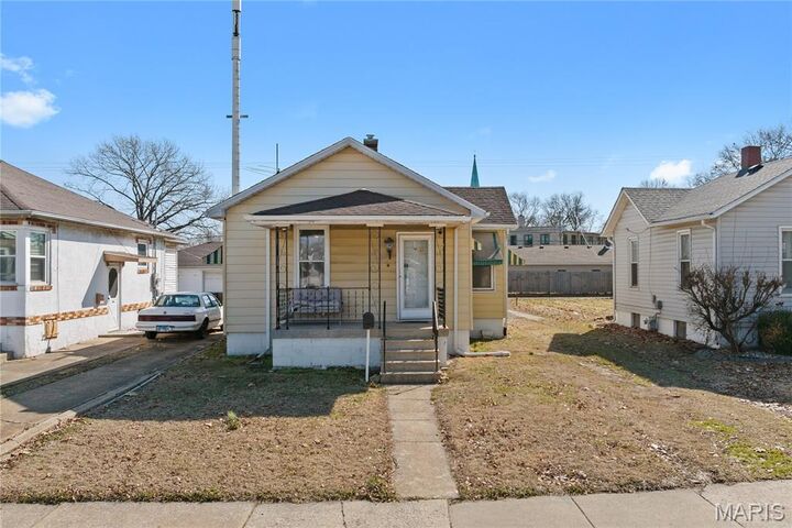 Property Photo:  2954 Washington Avenue  IL 62040 