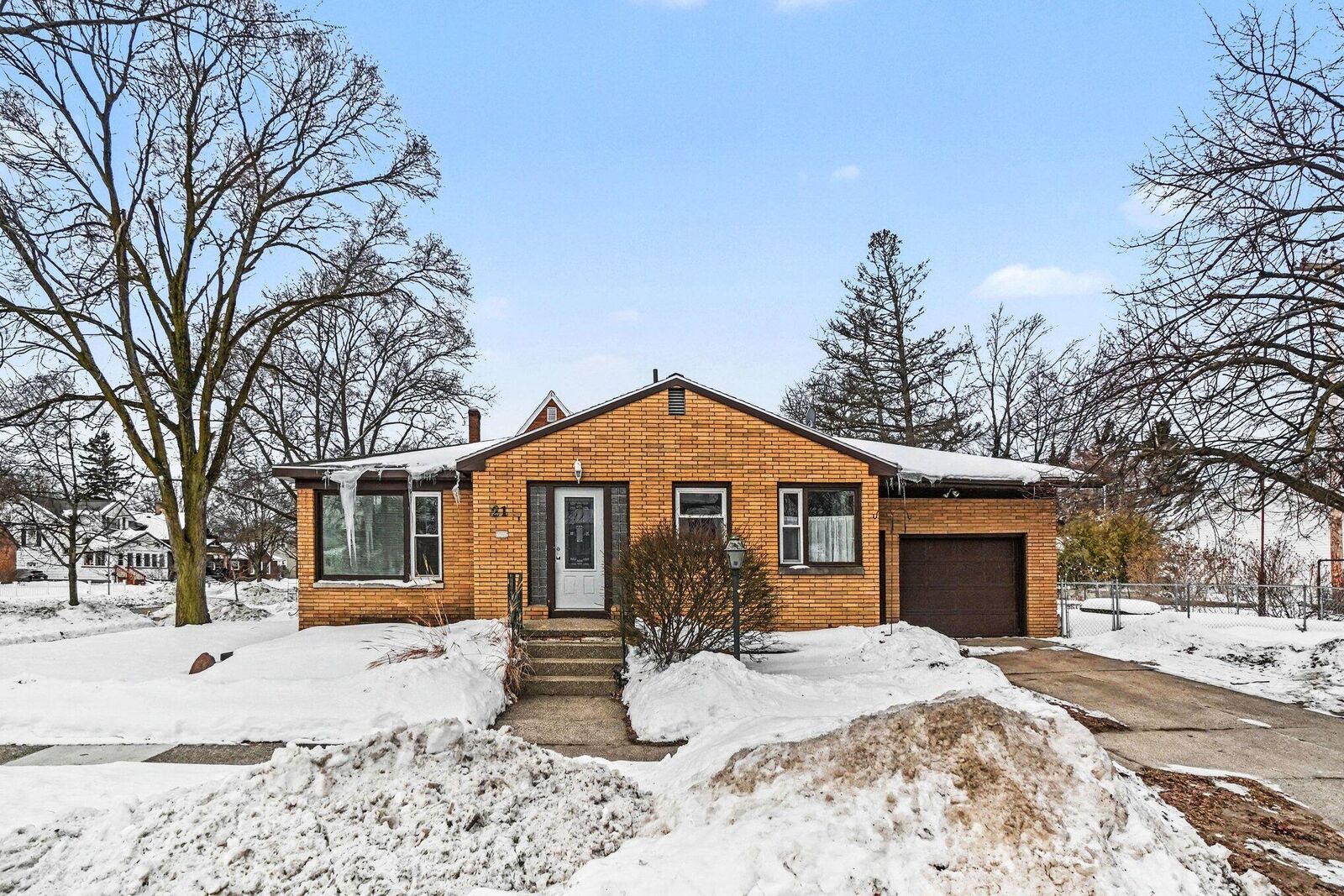 Property Photo:  21 S Despelder Street  MI 49417 