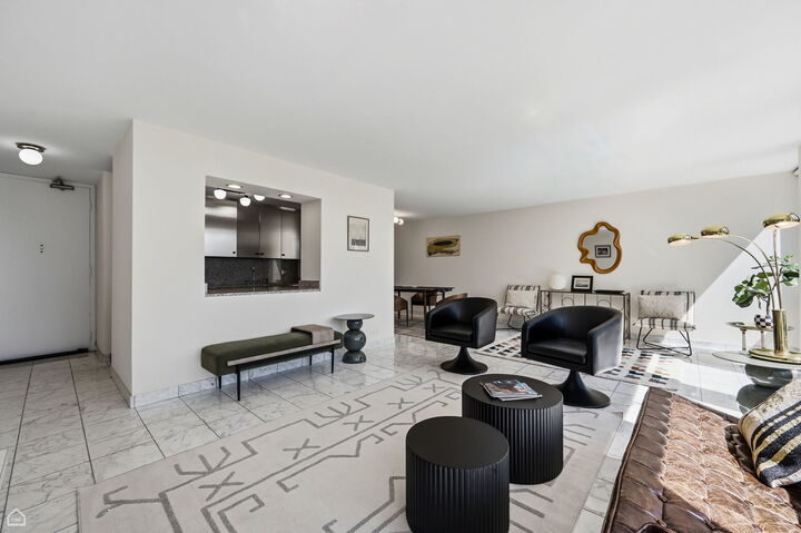 Property Photo:  111 E Chestnut Street 21F  IL 60611 