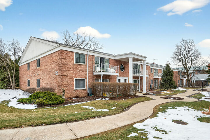 Property Photo:  543 Burlington Avenue 204  IL 60515 