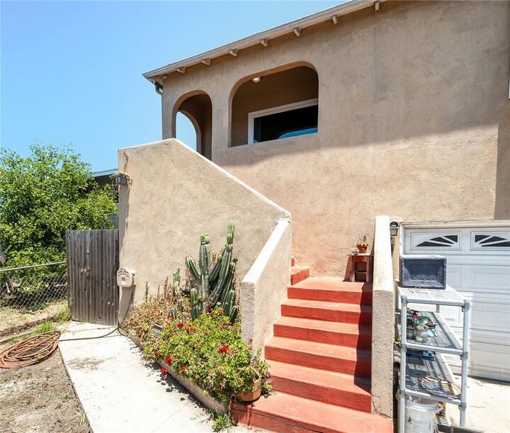 Property Photo:  1516 Kurtz  CA 90063 