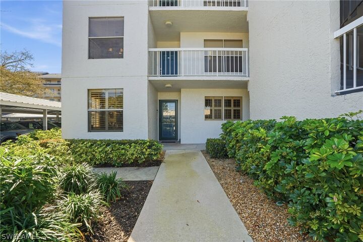 Property Photo: 360 Horse Creek Drive 101 FL 34110