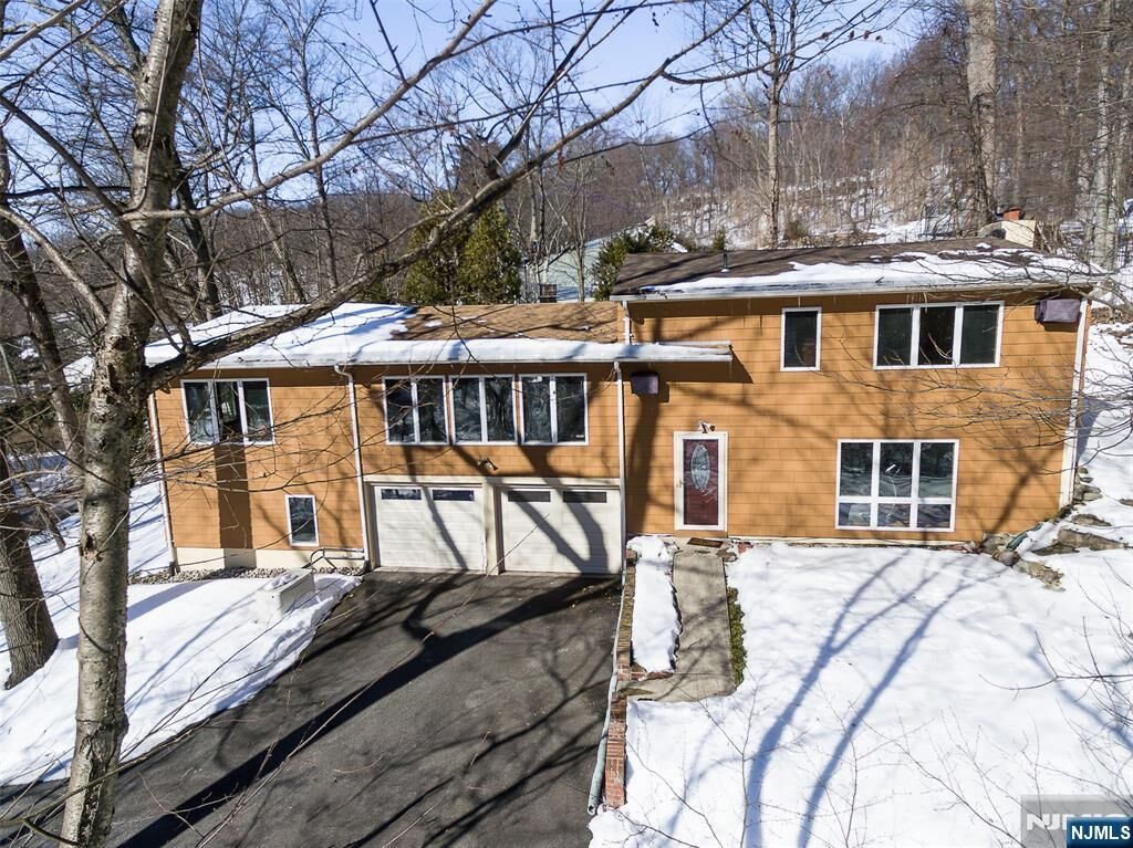 Property Photo: 12 Ledgewood Trail NJ 07405