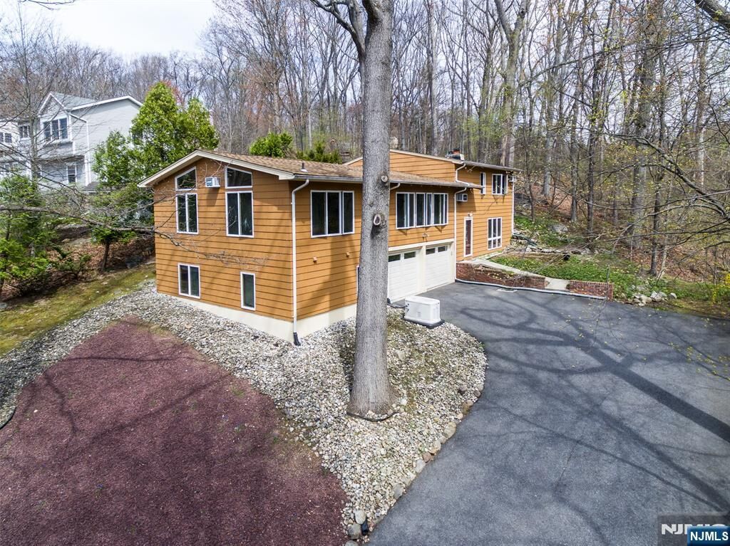 Property Photo:  12 Ledgewood Trail  NJ 07405 