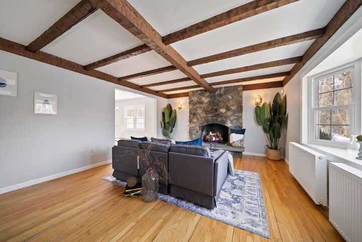 Property Photo:  26 Devonshire Lane  NH 03053 