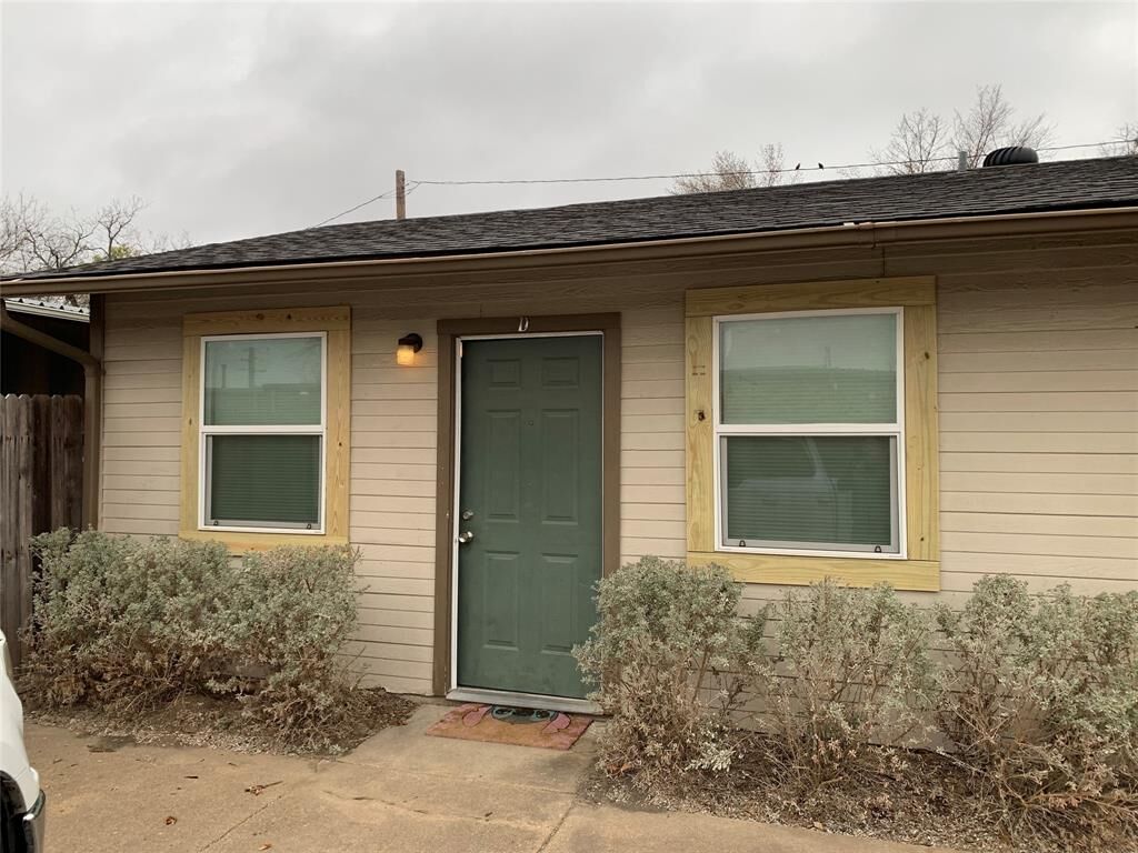 Property Photo: 501 Barton Street D TX 75189