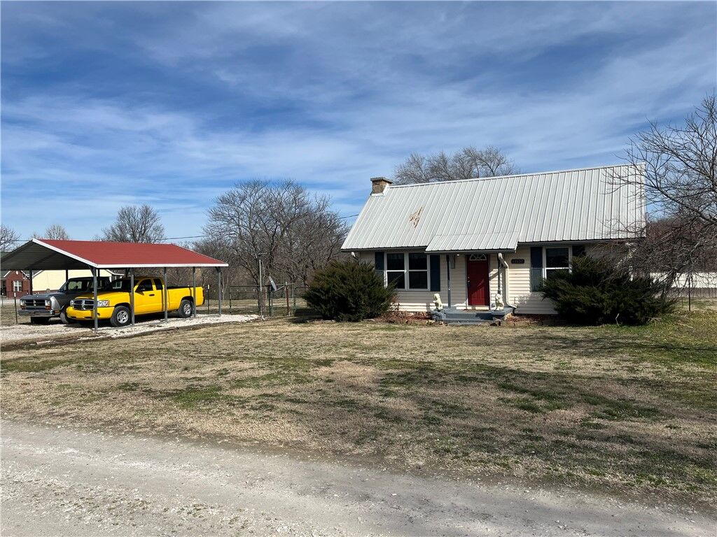 Property Photo: 13800 Roland David Road AR 72751