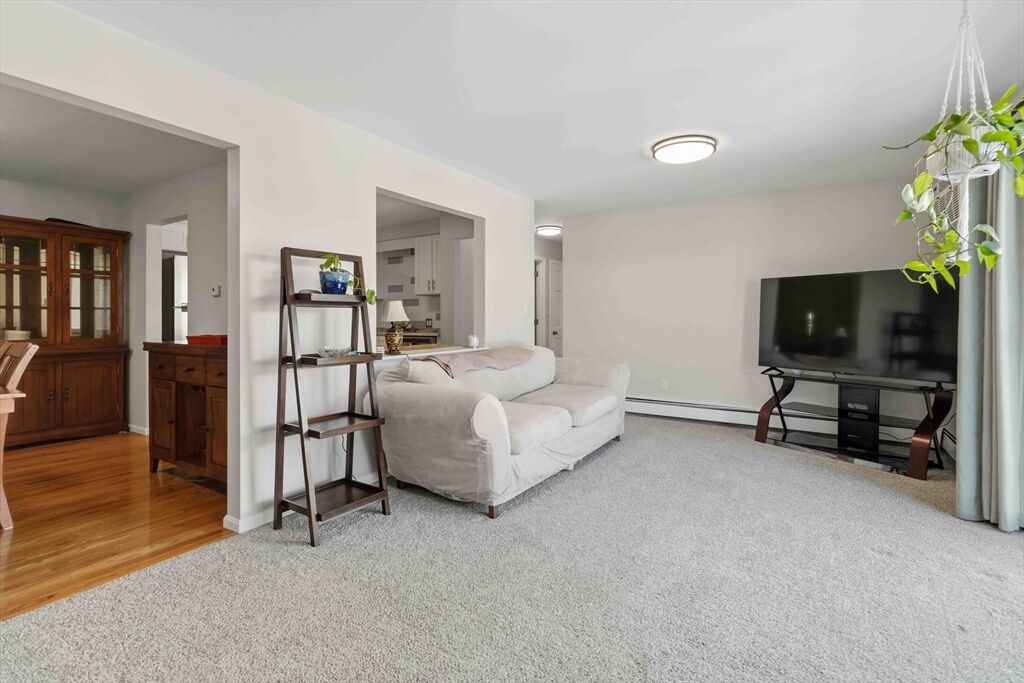 Property Photo:  141 Essex D6  MA 01906 