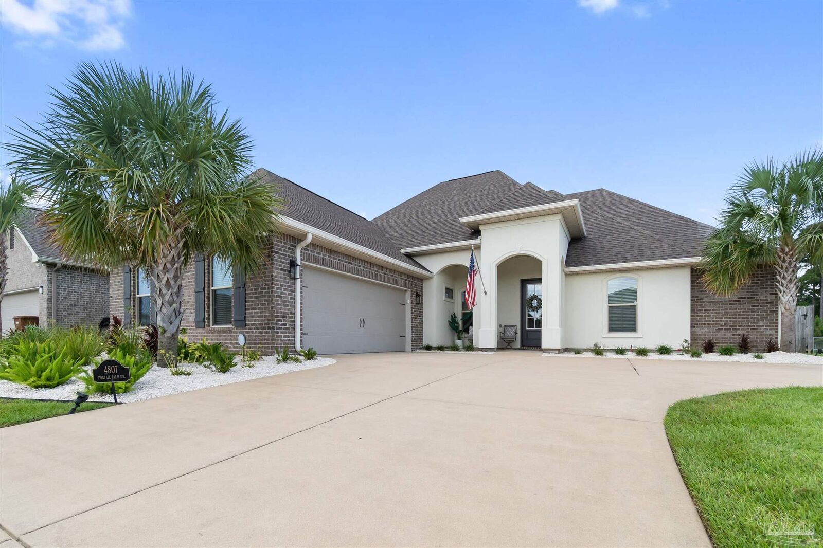 Property Photo: 4807 Foxtail Palm Dr FL 32563