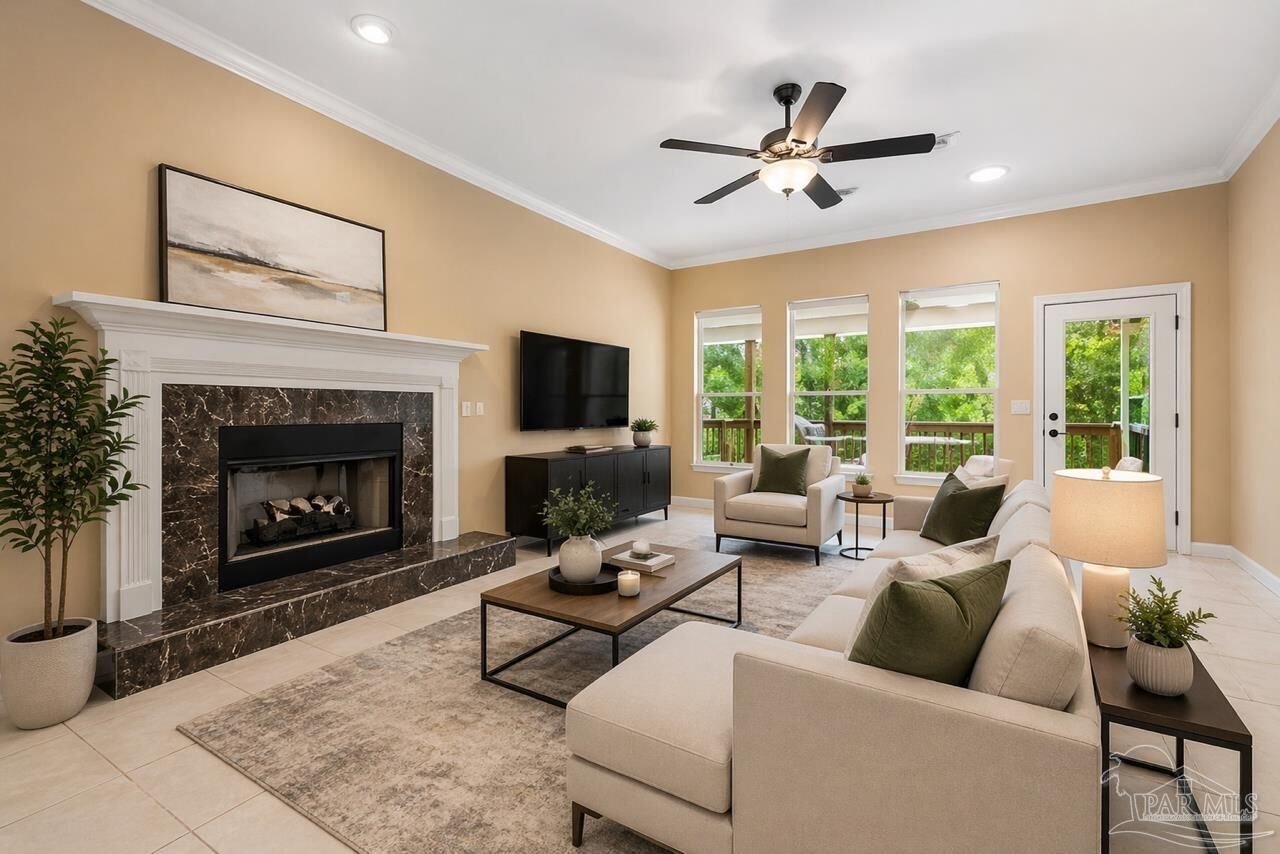 Property Photo:  4610 Peacock Dr  FL 32504 