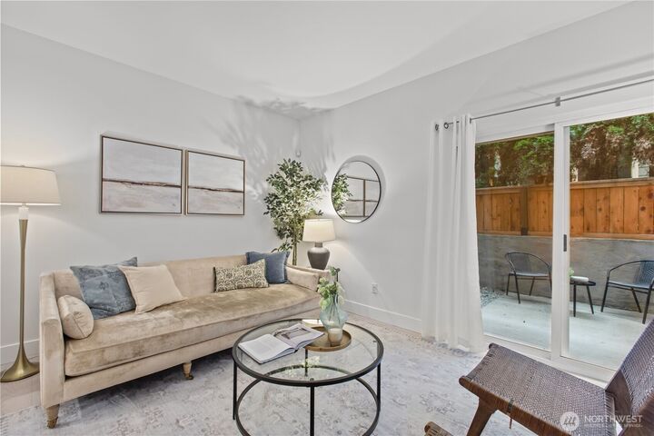 Property Photo: 4854 Delridge Way SW B WA 98106