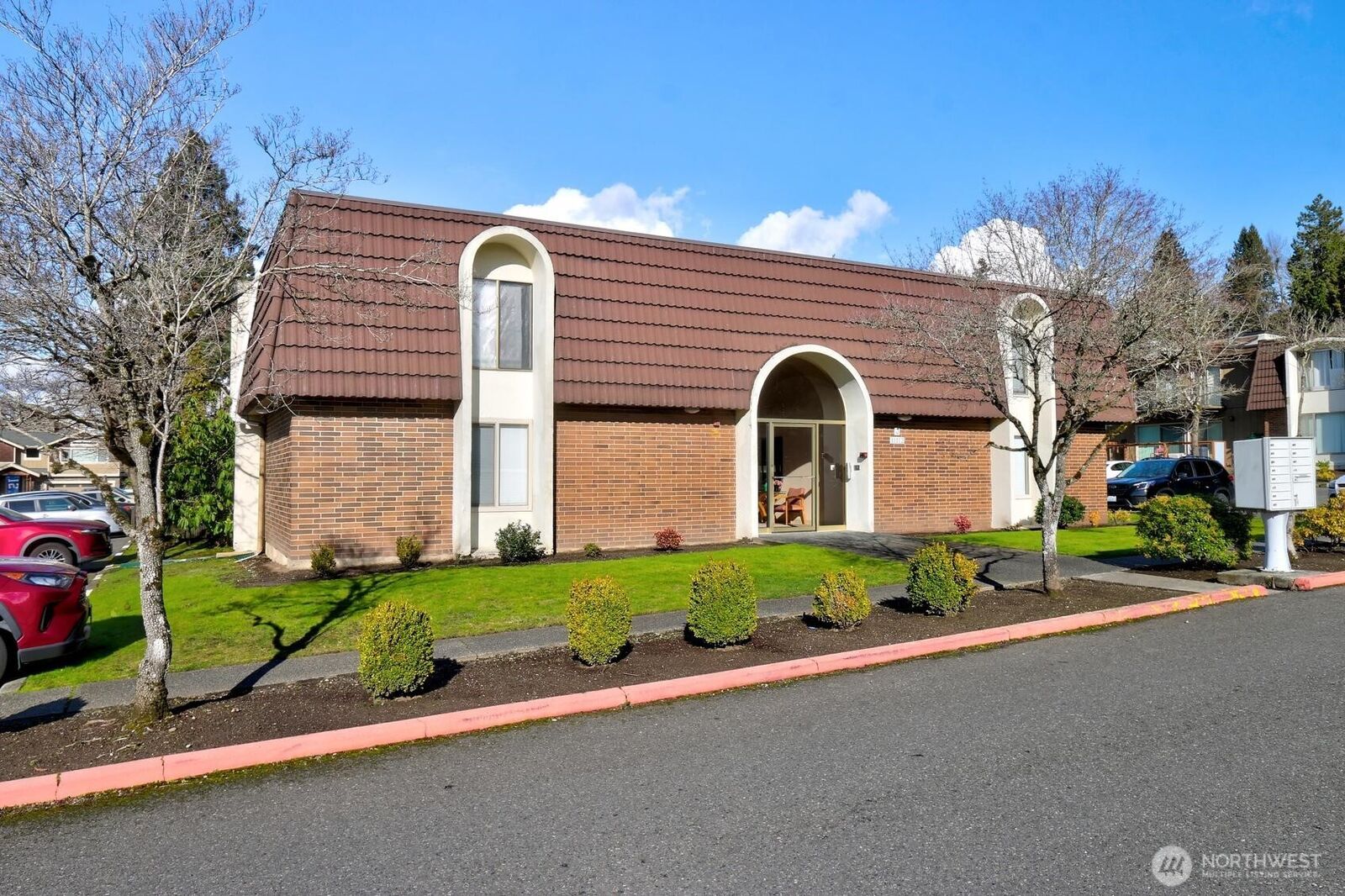 Property Photo:  11112 NE 68th Street 314  WA 98033 