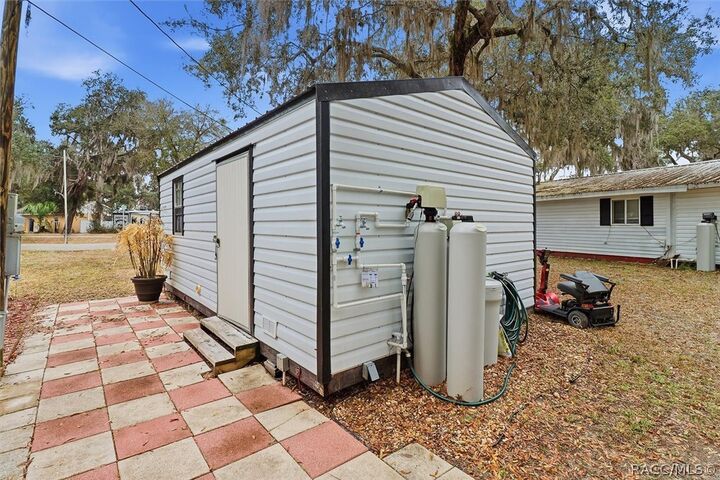 Property Photo:  1161 N Beach Park Drive  FL 34453 