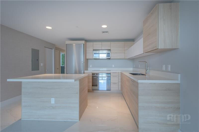 Property Photo:  16385 Biscayne Boulevard 405  FL 33160 