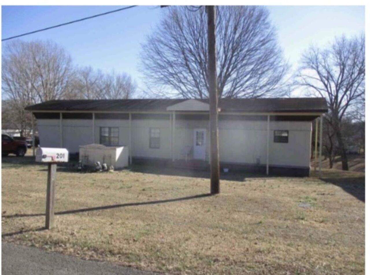 Property Photo:  200 Barren Drive  KY 42164 