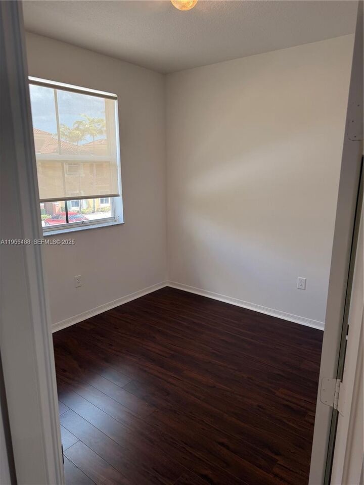 Property Photo: 906 SW 143rd Ave FL 33027