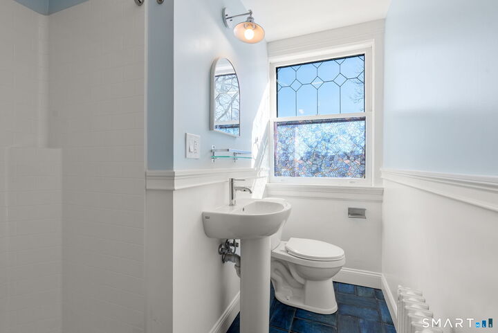 Property Photo:  360 Farmington Avenue 11  CT 06105 