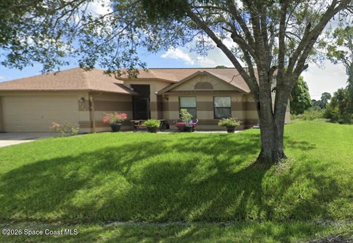 Property Photo:  1463 Santa Anna Street SE  FL 32909 