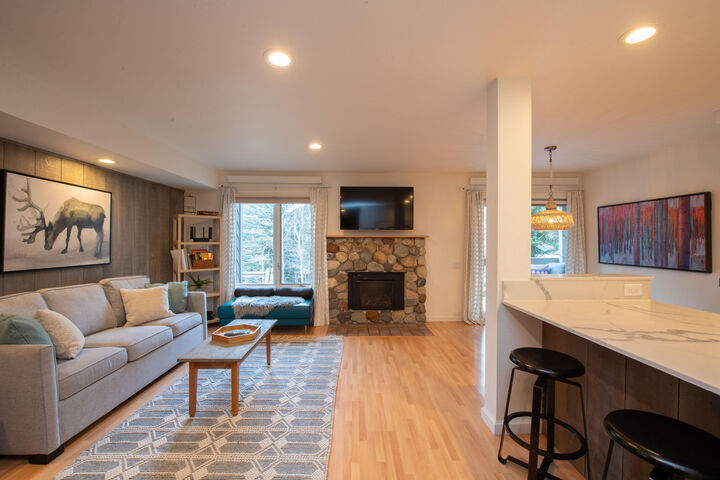 Property Photo: 340 W River St W 121 ID 83340