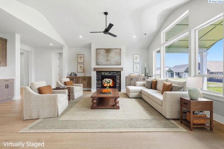 Property Photo: 5709 Rd. 122 WA 99301