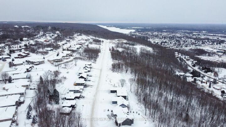 Property Photo:  70 Kenreta Drive  ON P1C 0A5 