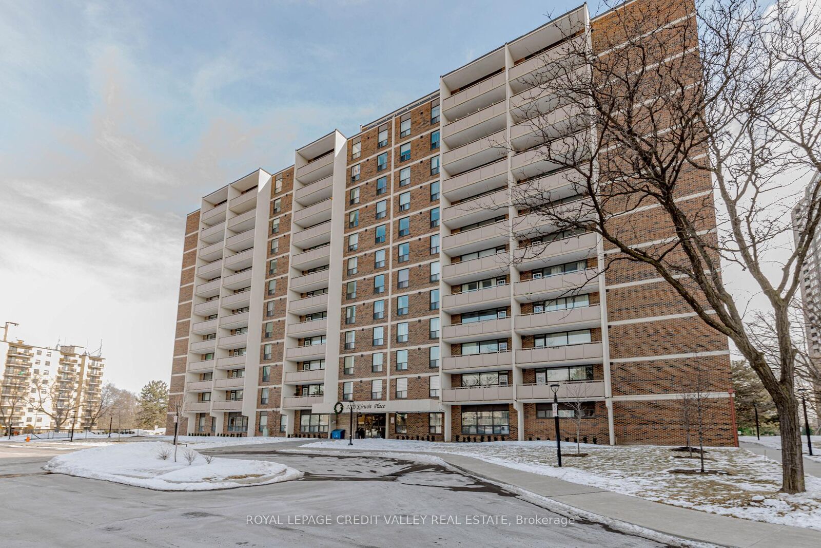 Property Photo: 3120 Kirwin Avenue 501 ON L5A 3R2