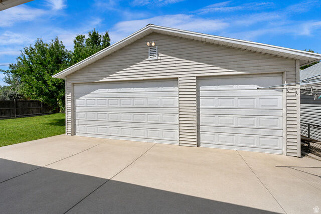 Property Photo:  827 E 4280 S  UT 84107 