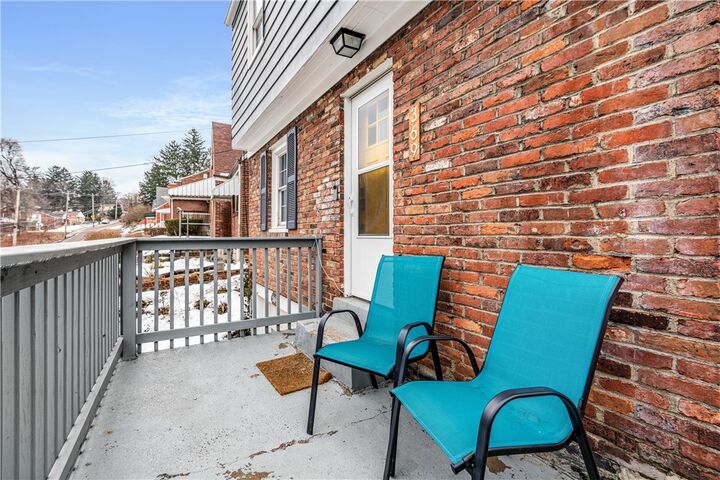 Property Photo:  369 Maytide St  PA 15227 