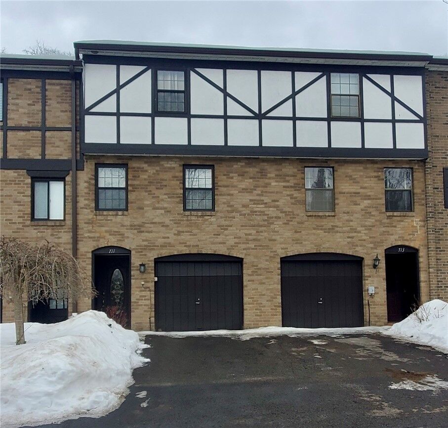 Property Photo:  711 Newton Square  PA 15108 